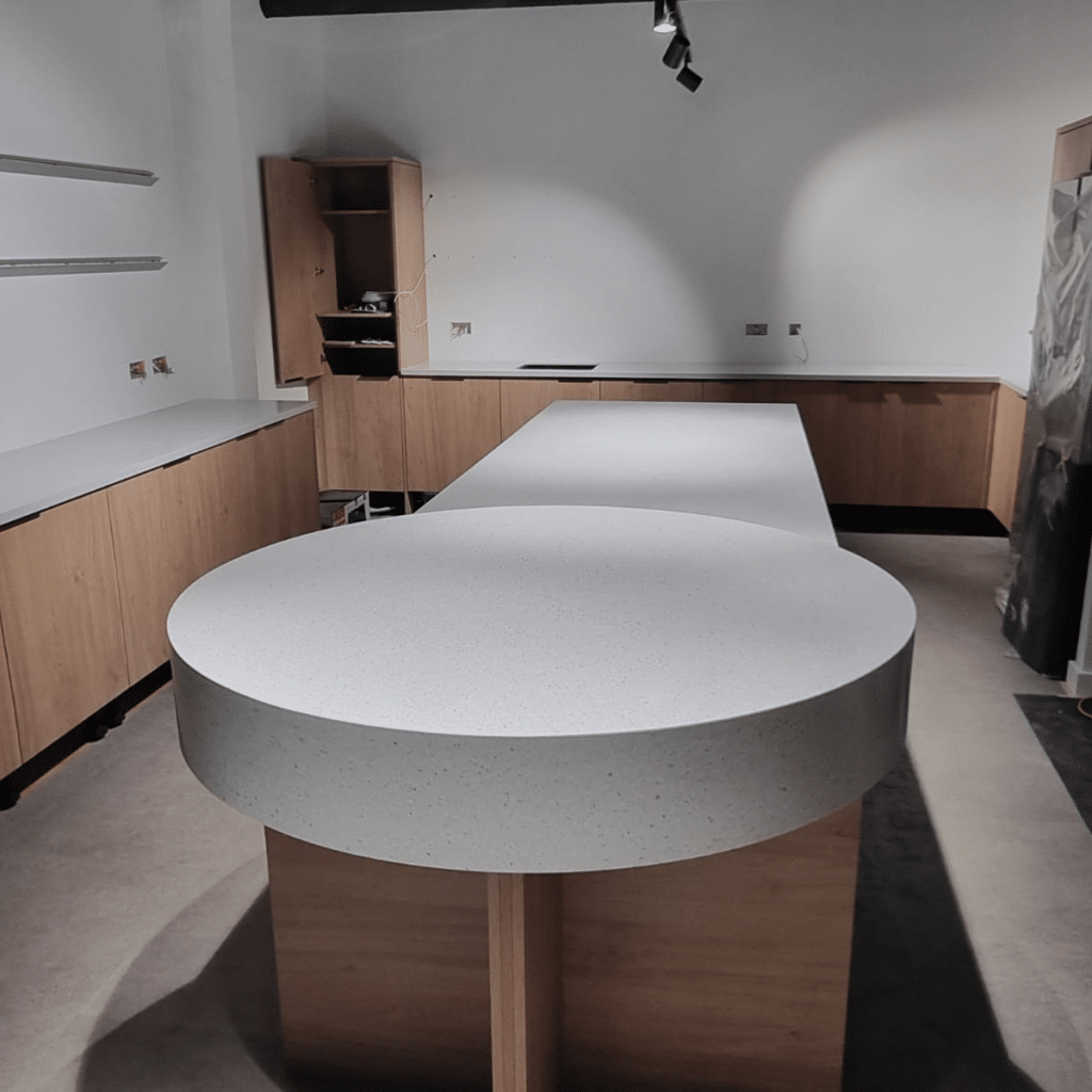 Solid Surface White Curved Teapoint